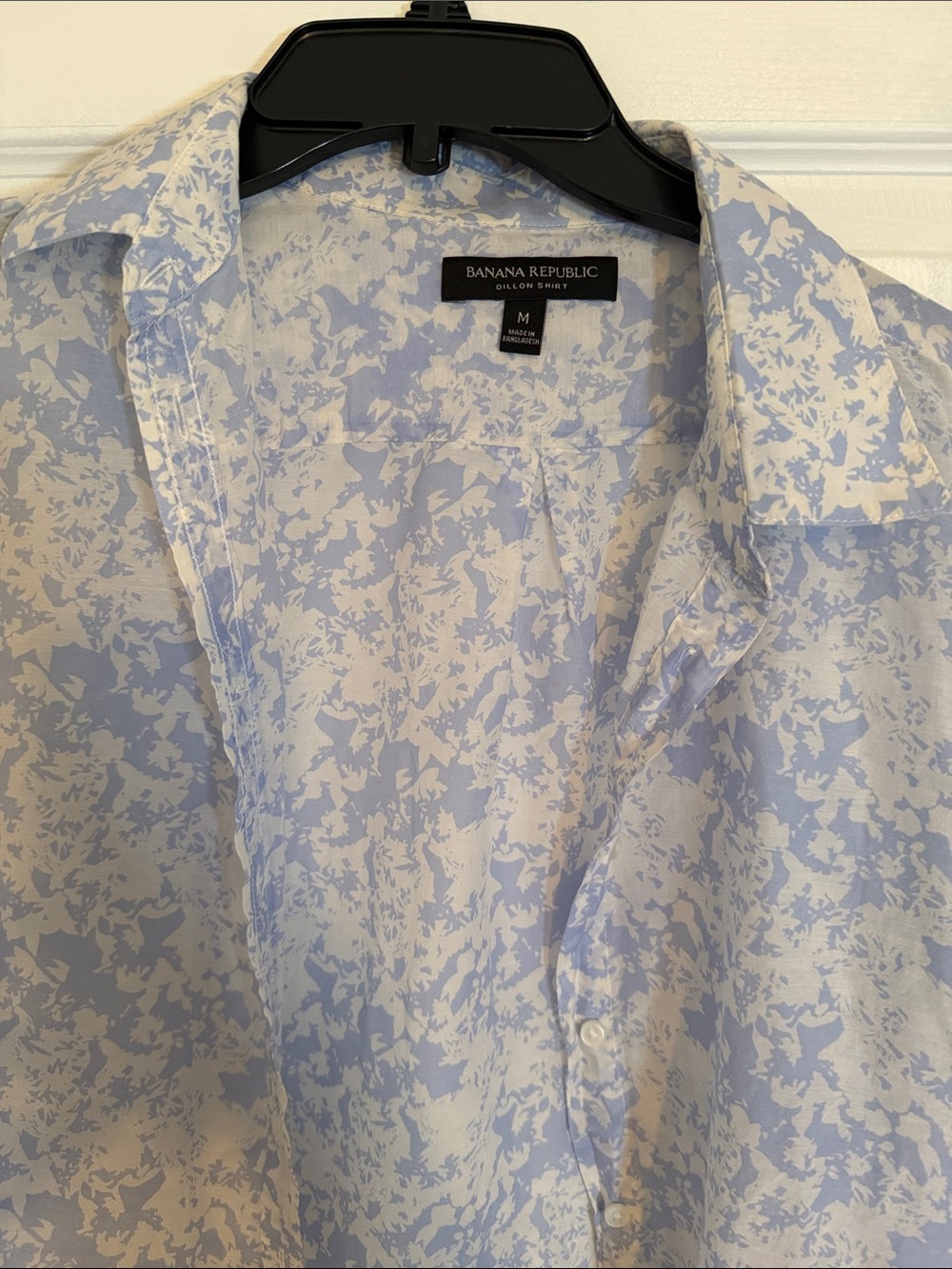 Banana Republic Light Blue & White Floral Button-Up Shirt
